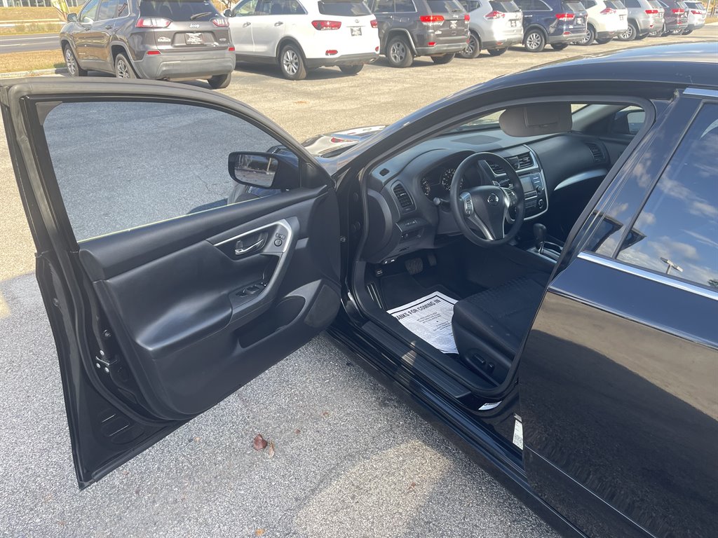 2017 Nissan Altima - $10,995