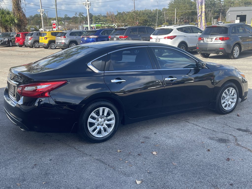 2017 Nissan Altima - $10,995