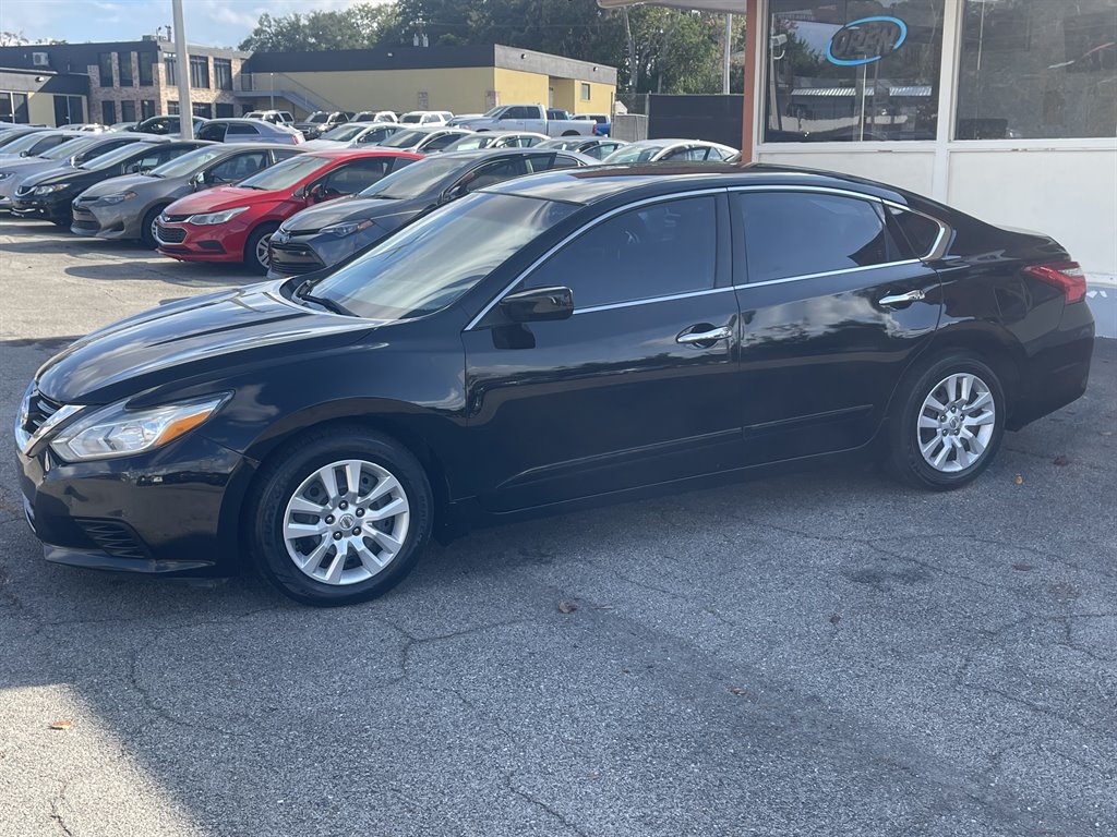 2017 Nissan Altima - $10,995