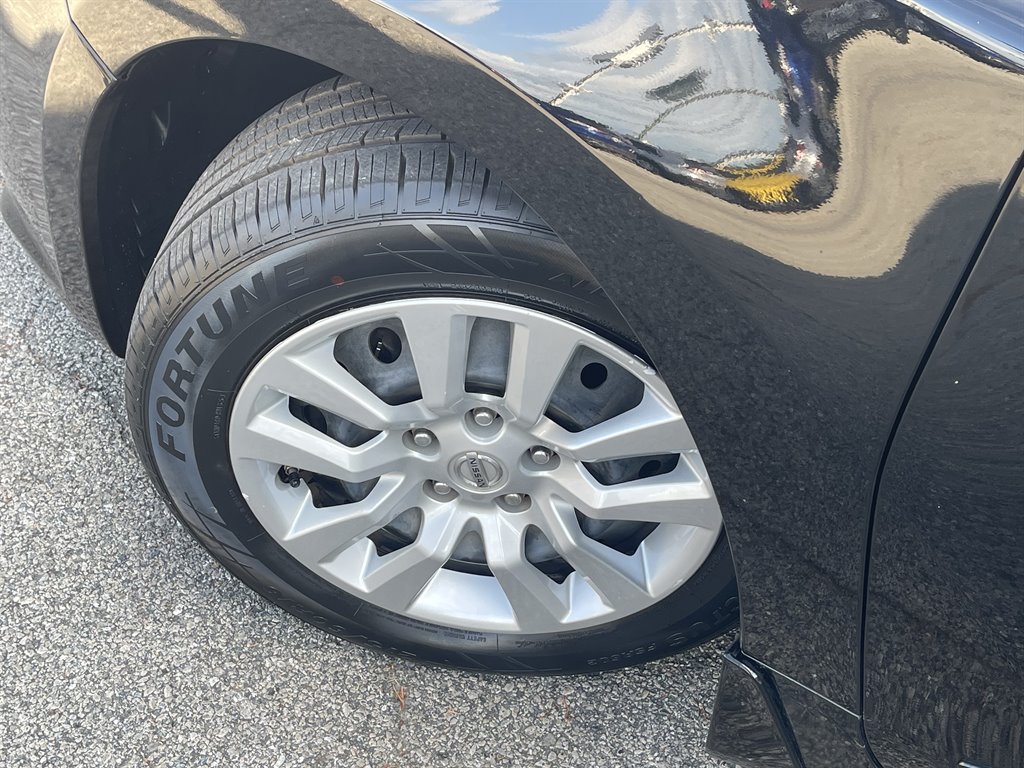 2017 Nissan Altima - $10,995