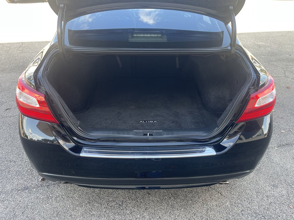 2017 Nissan Altima - $10,995