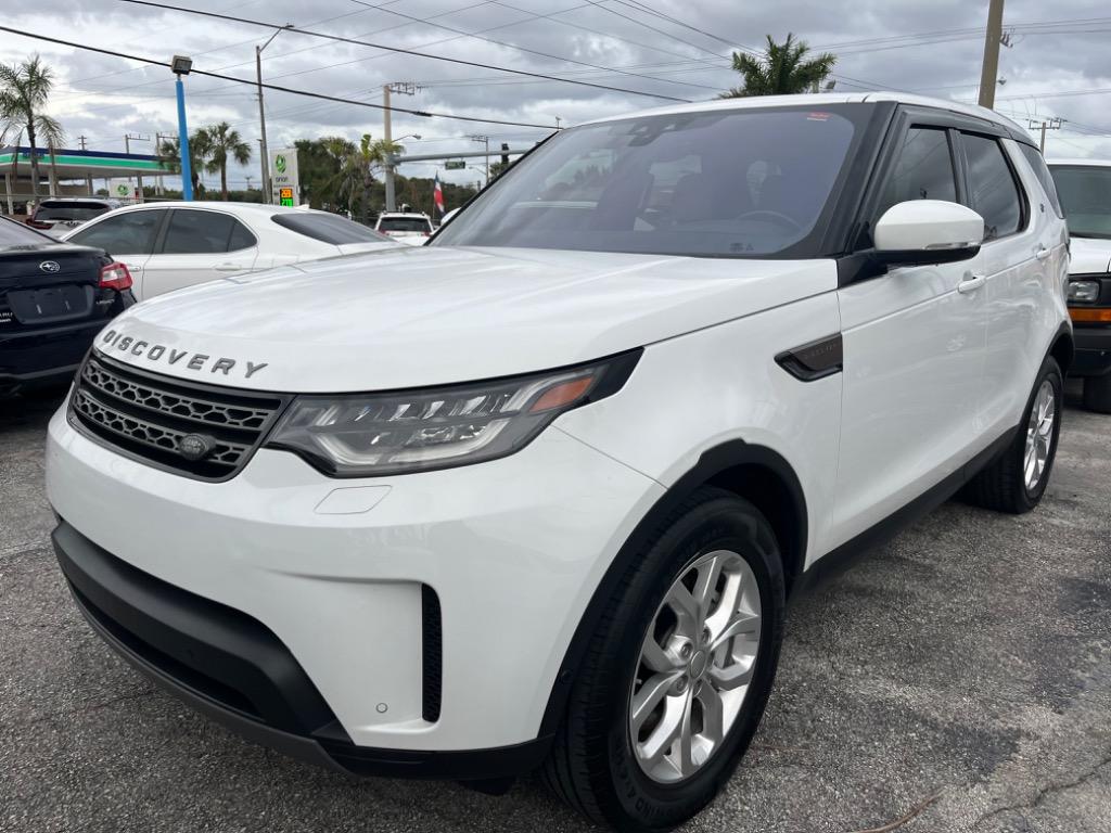 2020 Land Rover Discovery SE photo
