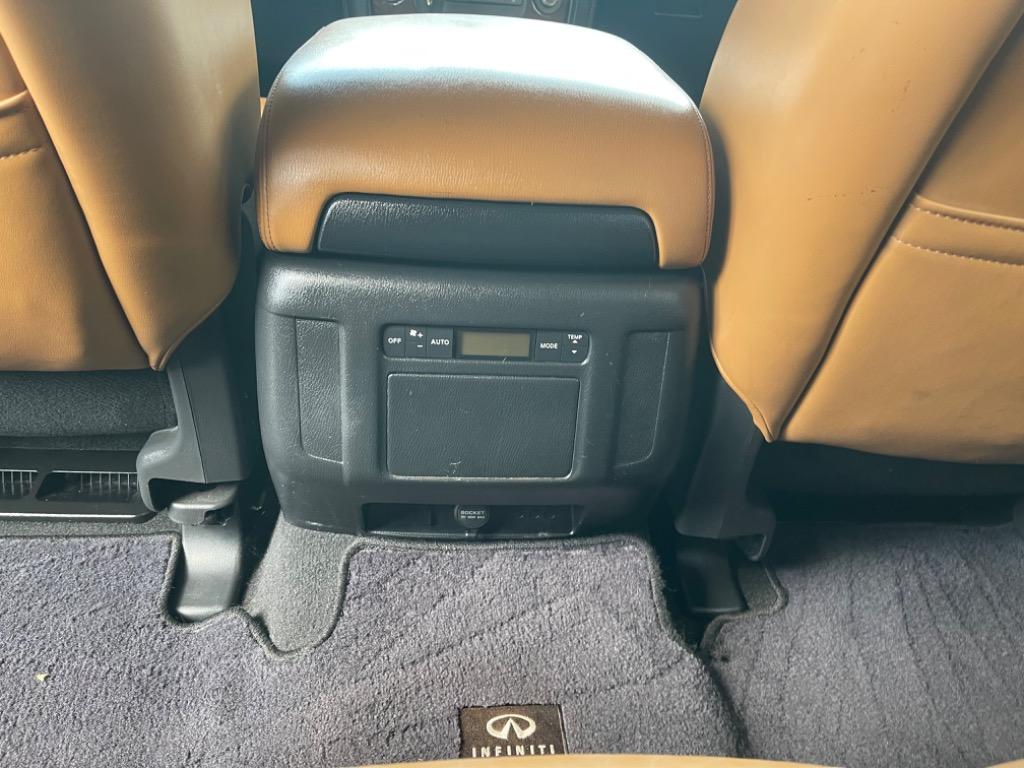 2016 Infiniti QX80 photo