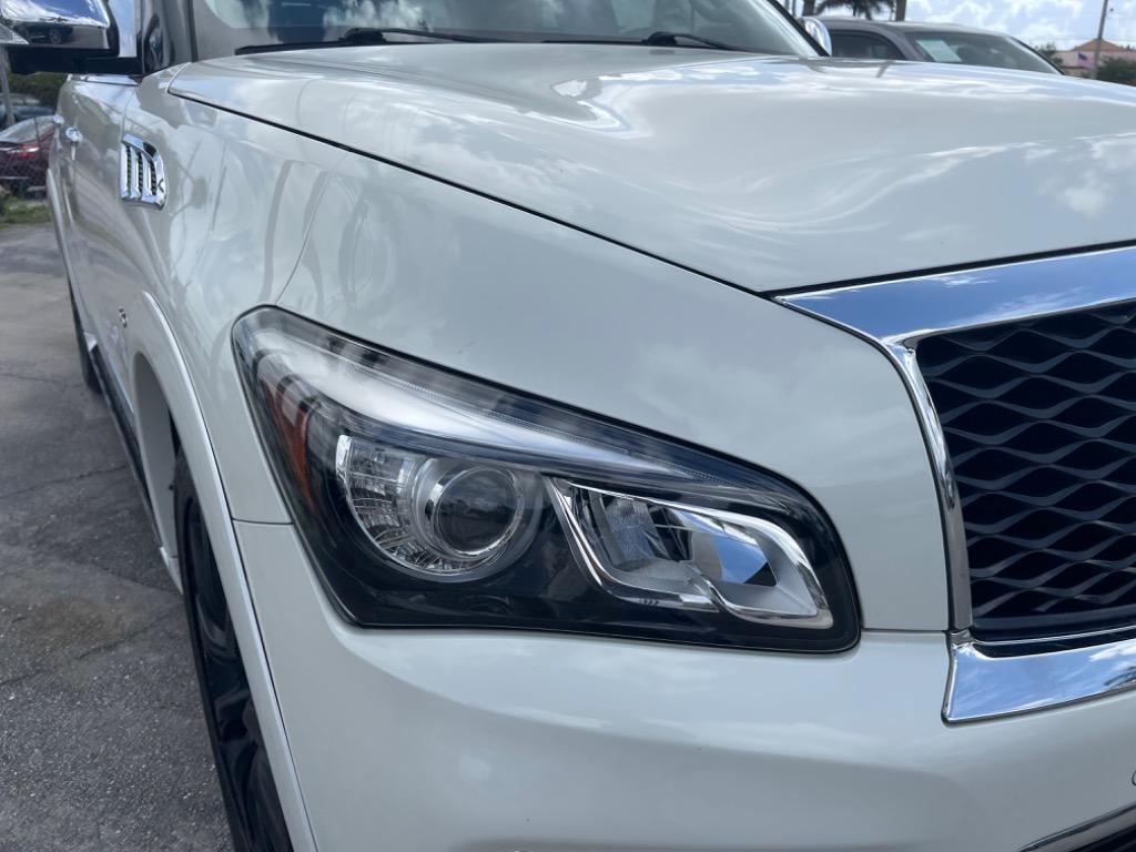 2016 Infiniti QX80 photo