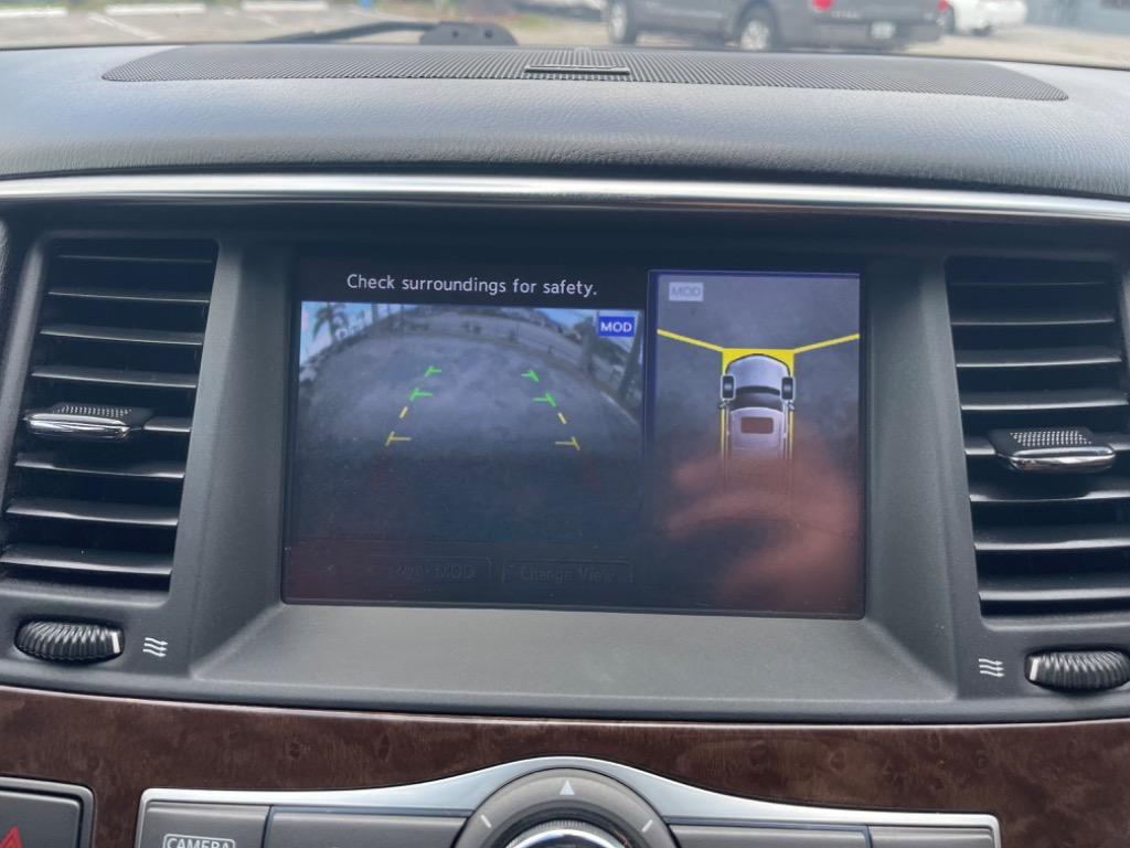 2016 Infiniti QX80 photo