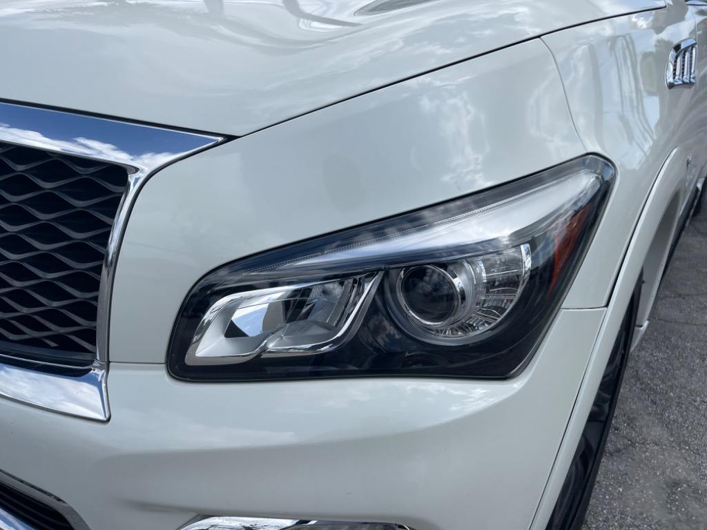 2016 Infiniti QX80 photo