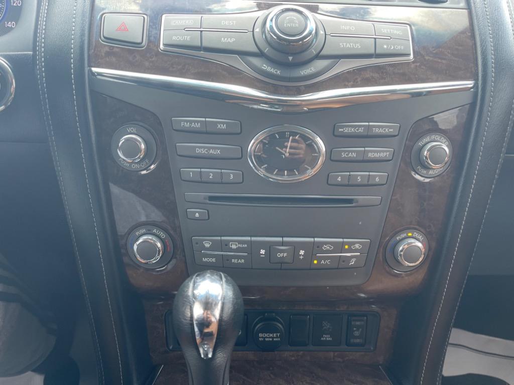 2016 Infiniti QX80 photo