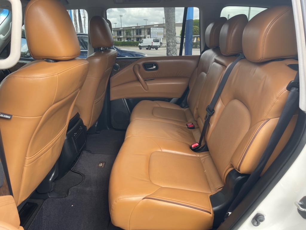 2016 Infiniti QX80 photo