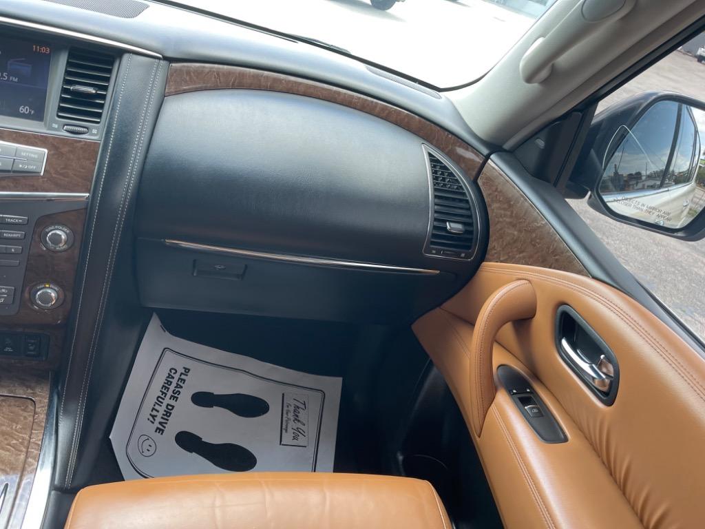 2016 Infiniti QX80 photo