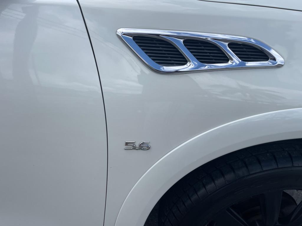 2016 Infiniti QX80 photo