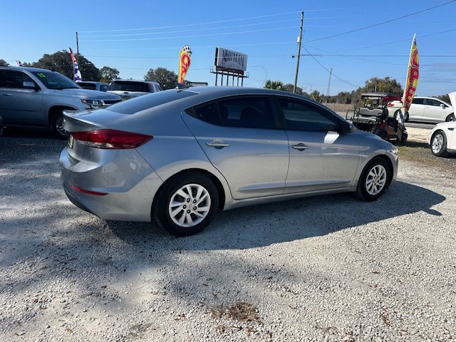 2017 Hyundai Elantra SE photo