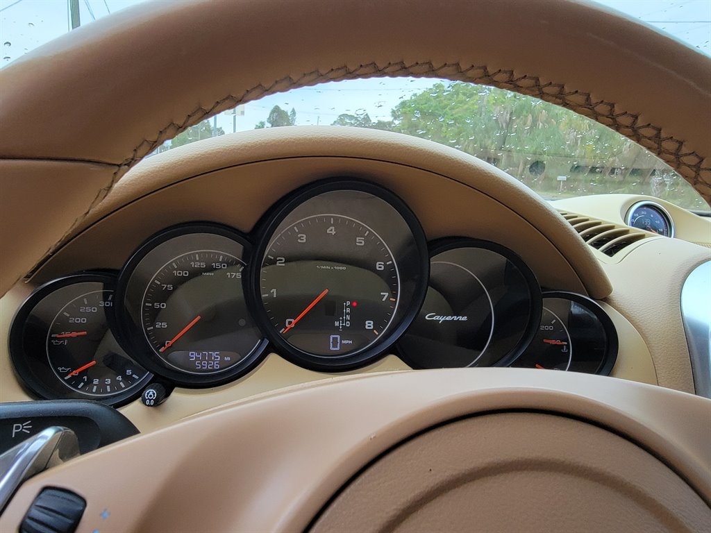2012 Porsche Cayenne photo