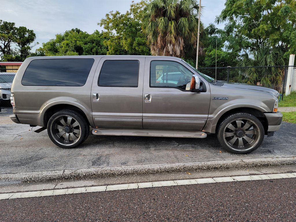 2004 Ford Excursion - $12,700