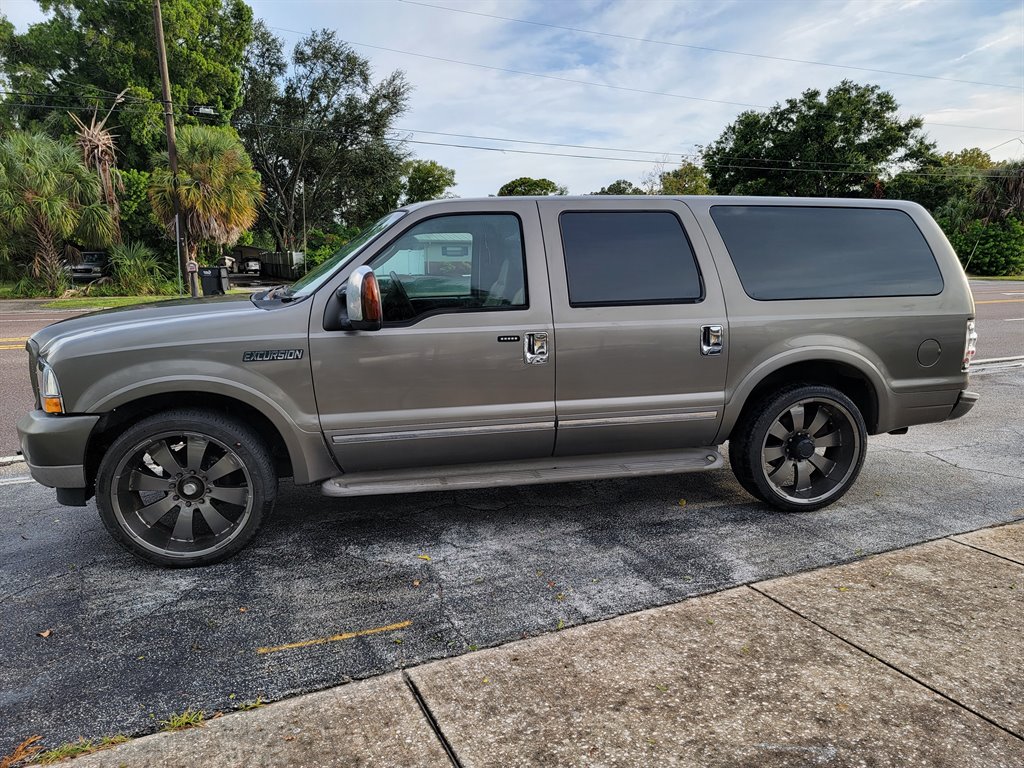 2004 Ford Excursion - $12,700
