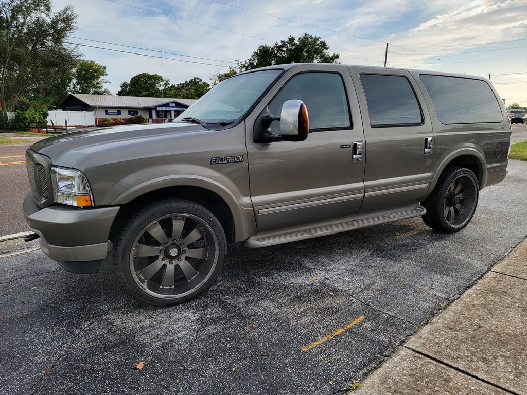2004 Ford Excursion - $12,700