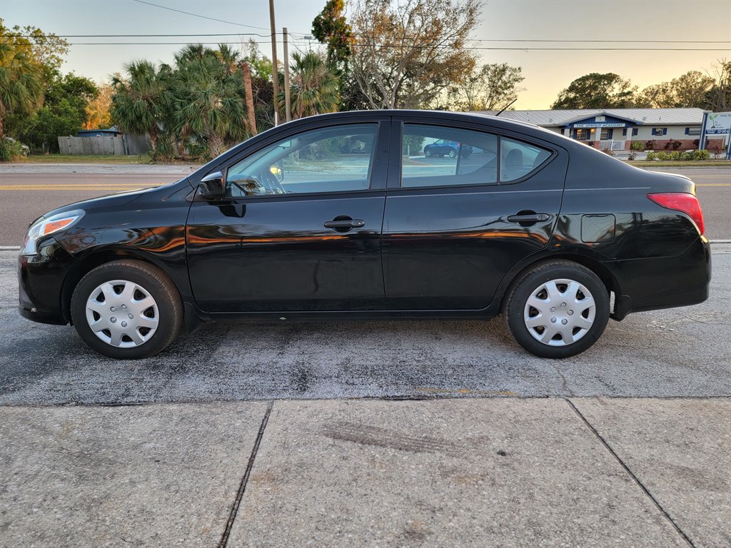 2016 Nissan Versa - $6,950