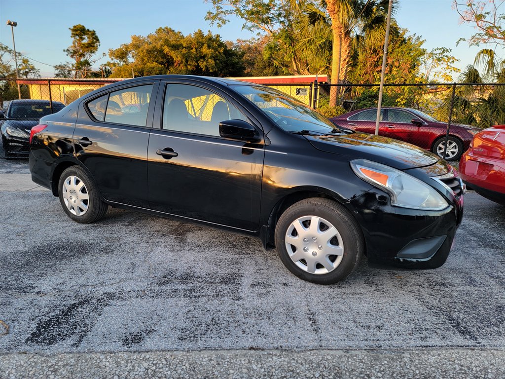 2016 Nissan Versa - $6,950