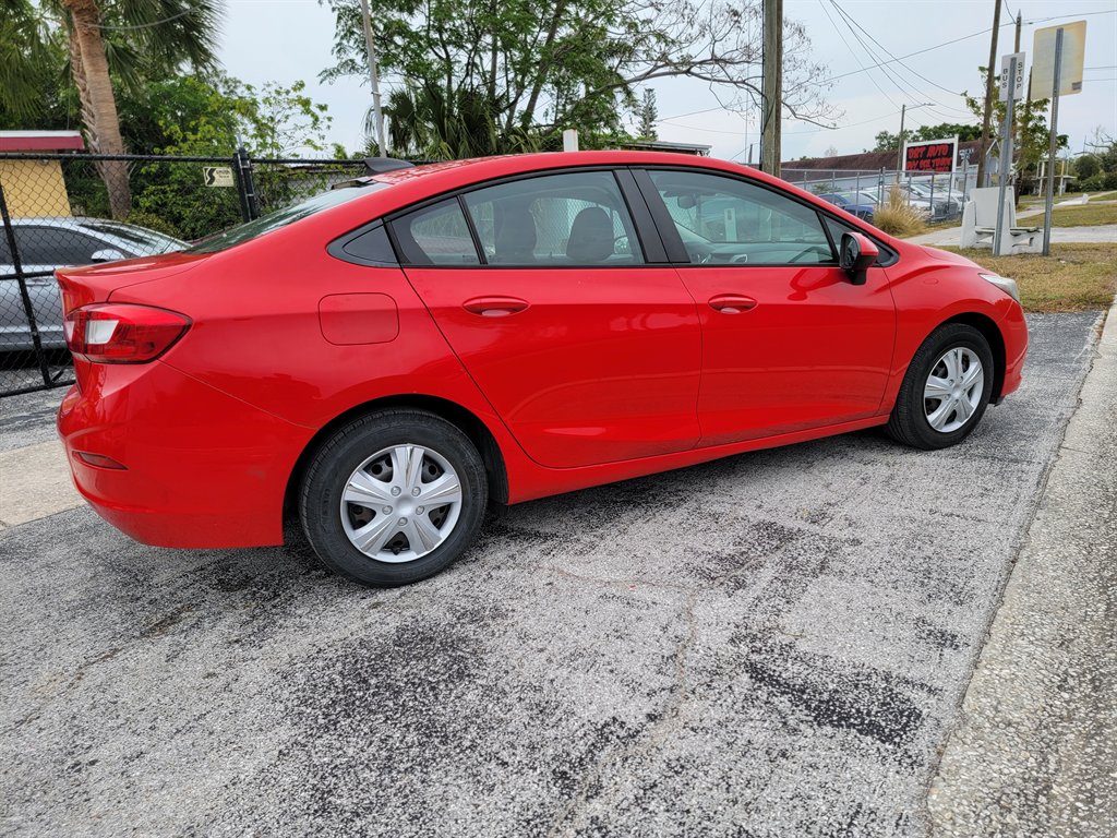 2017 Chevrolet Cruze - $8,750