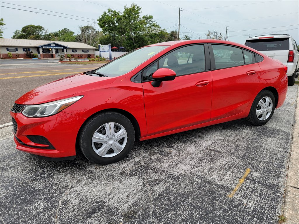 2017 Chevrolet Cruze - $8,750