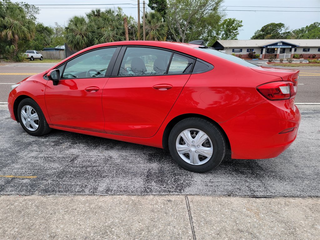 2017 Chevrolet Cruze - $8,750