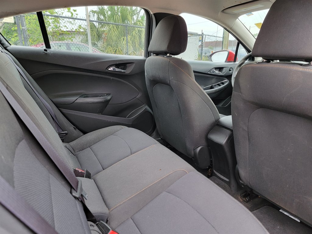 2017 Chevrolet Cruze - $8,750