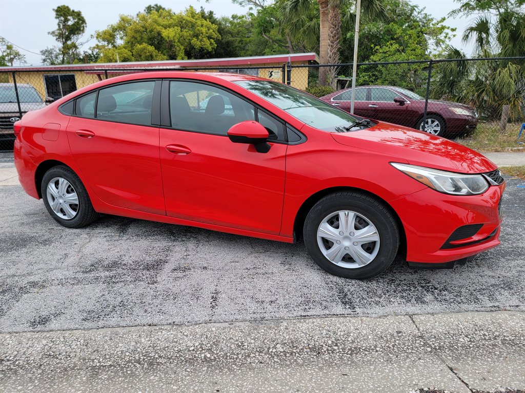 2017 Chevrolet Cruze - $8,750