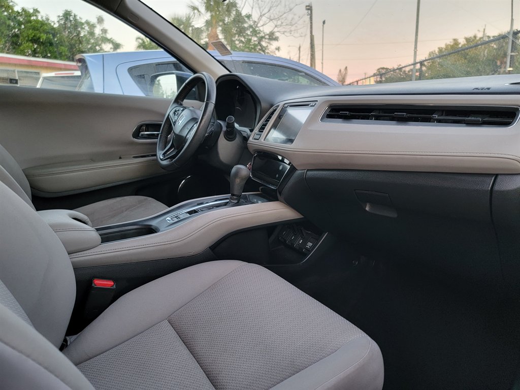 2017 Honda HR-V EX photo