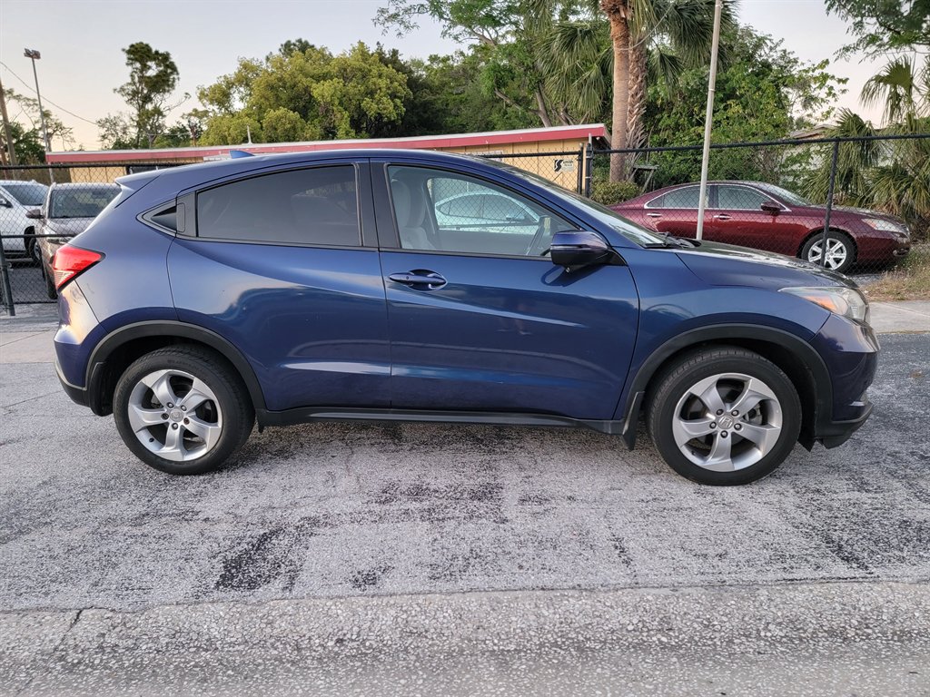 2017 Honda HR-V EX photo