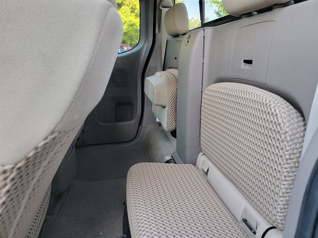 2016 Nissan Frontier - $10,400