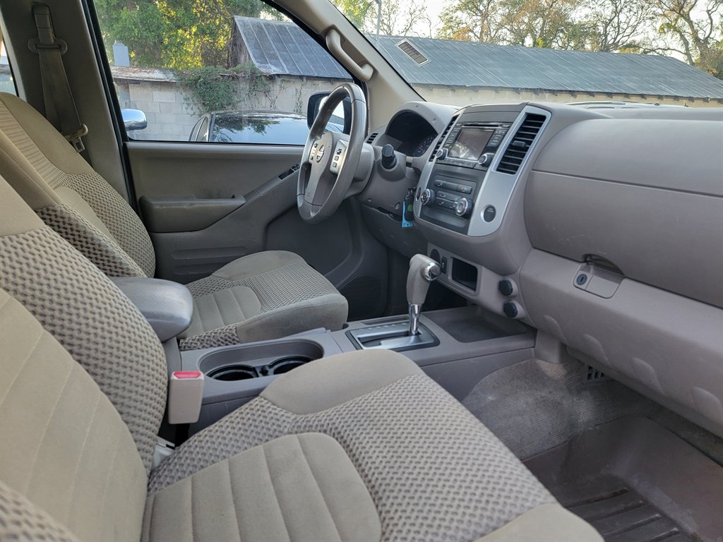 2016 Nissan Frontier - $10,400
