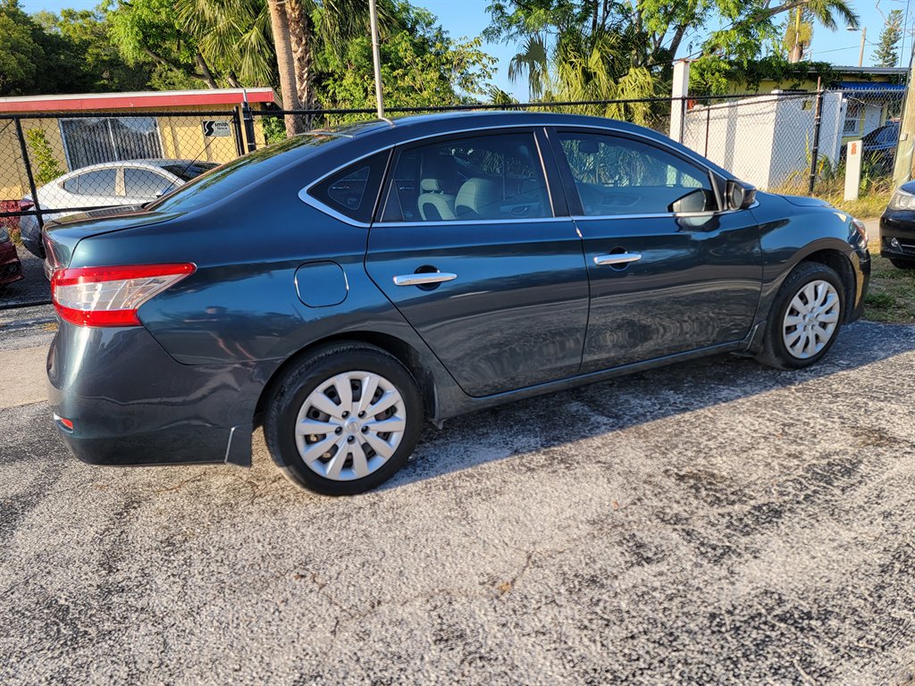 2014 Nissan Sentra S photo