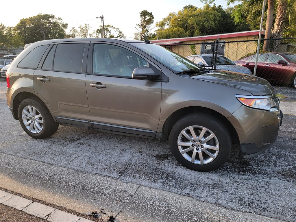 2013 Ford Edge - $8,500