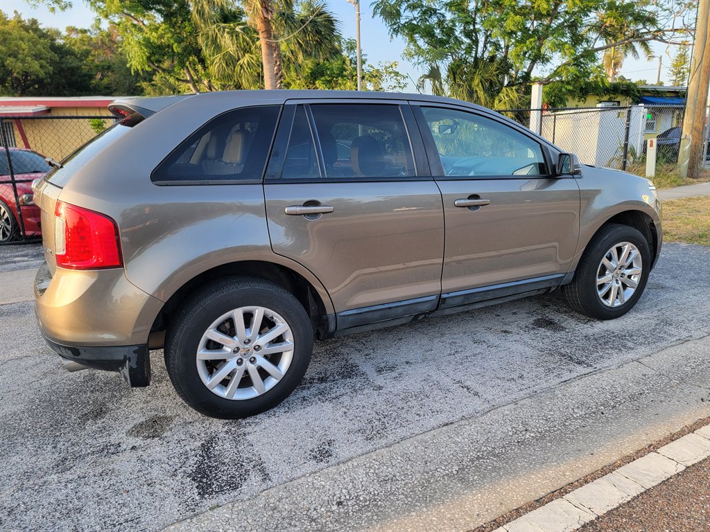 2013 Ford Edge - $8,500