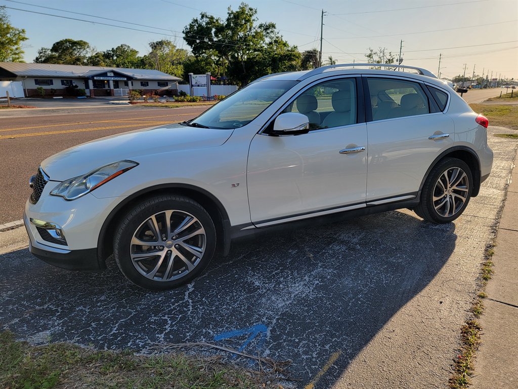 2017 Infiniti QX50 AWD photo