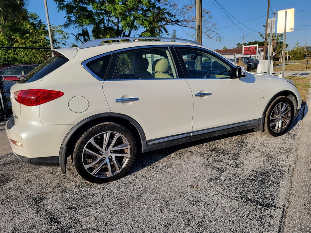 2017 Infiniti QX50 AWD photo
