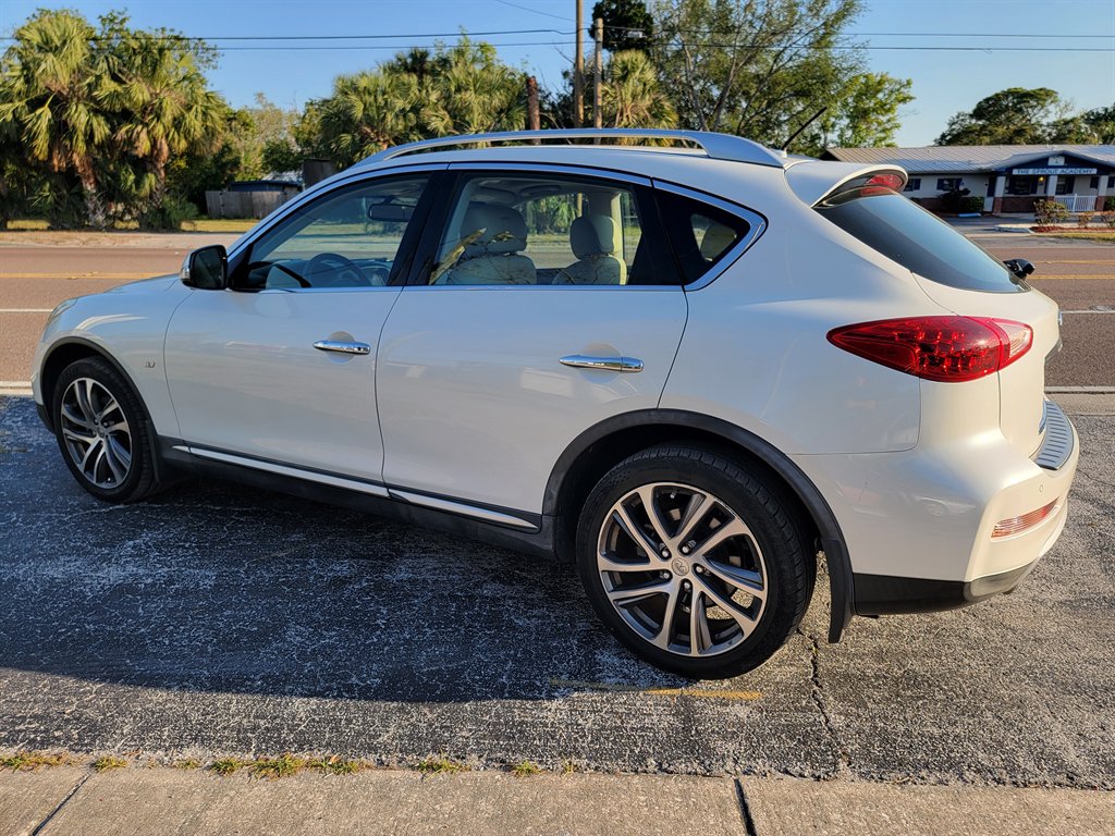 2017 Infiniti QX50 AWD photo