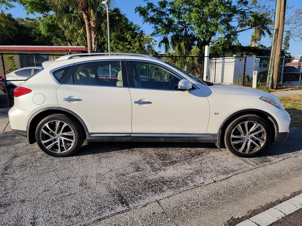 2017 Infiniti QX50 AWD photo