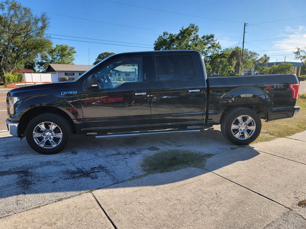 2015 Ford F150 XLT photo