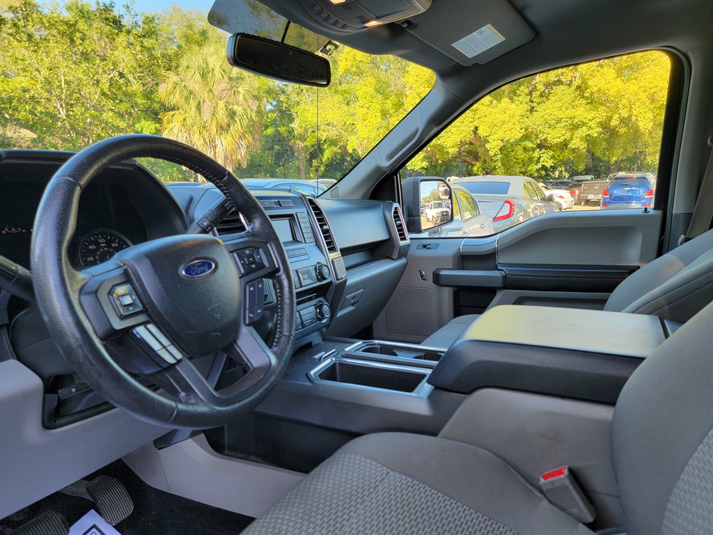 2015 Ford F150 XLT photo