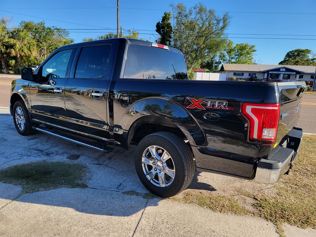 2015 Ford F150 XLT photo