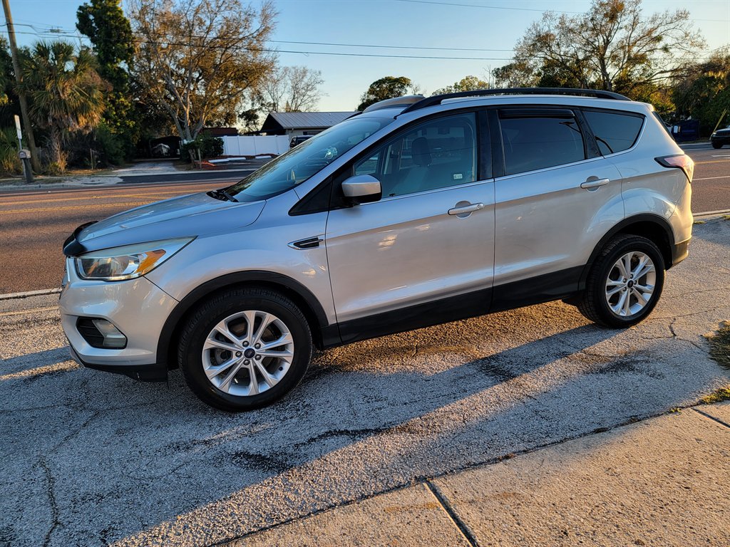2018 Ford Escape - $10,950