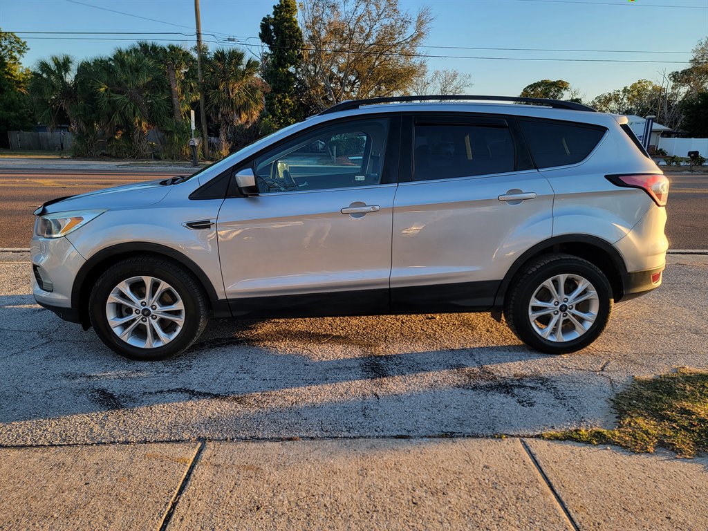 2018 Ford Escape - $10,950