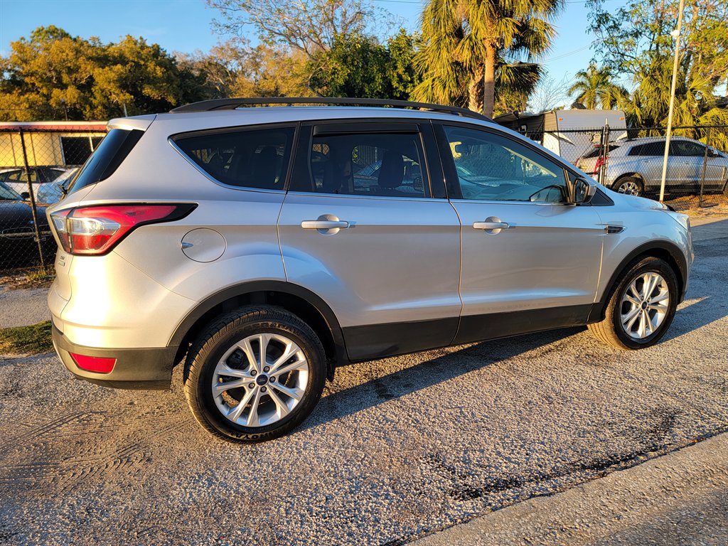 2018 Ford Escape - $10,950