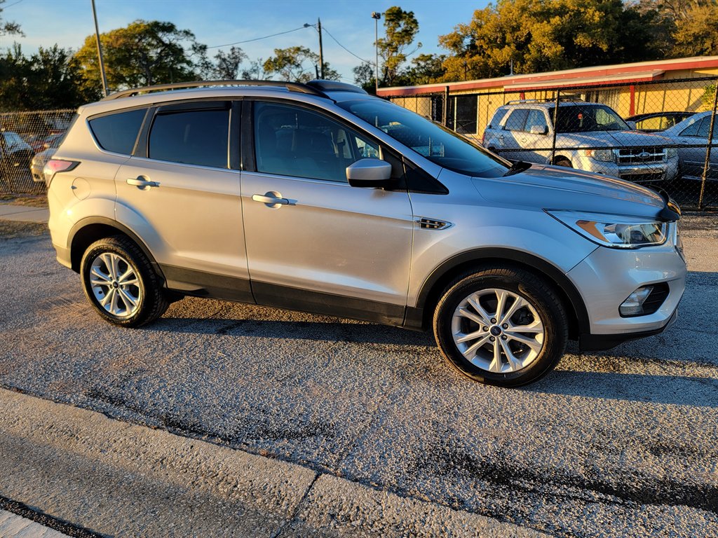 2018 Ford Escape - $10,950