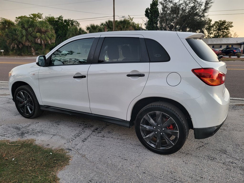 2014 Mitsubishi Outlander - $7,695