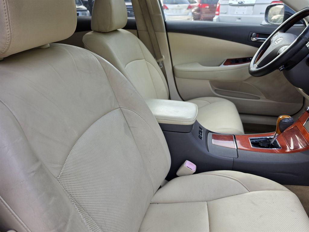 2010 Lexus ES - $8,995