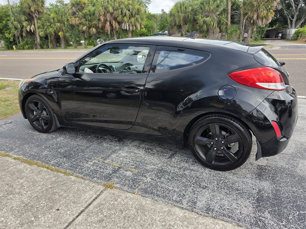 2014 Hyundai Veloster - $7,500