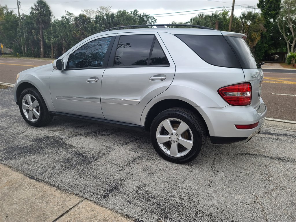 2009 Mercedes-Benz M-Class - $7,995