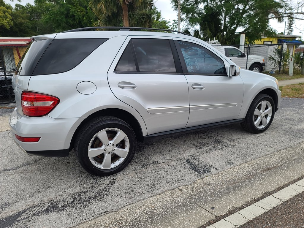 2009 Mercedes-Benz M-Class - $7,995