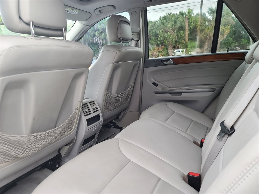 2009 Mercedes-Benz M-Class - $7,995